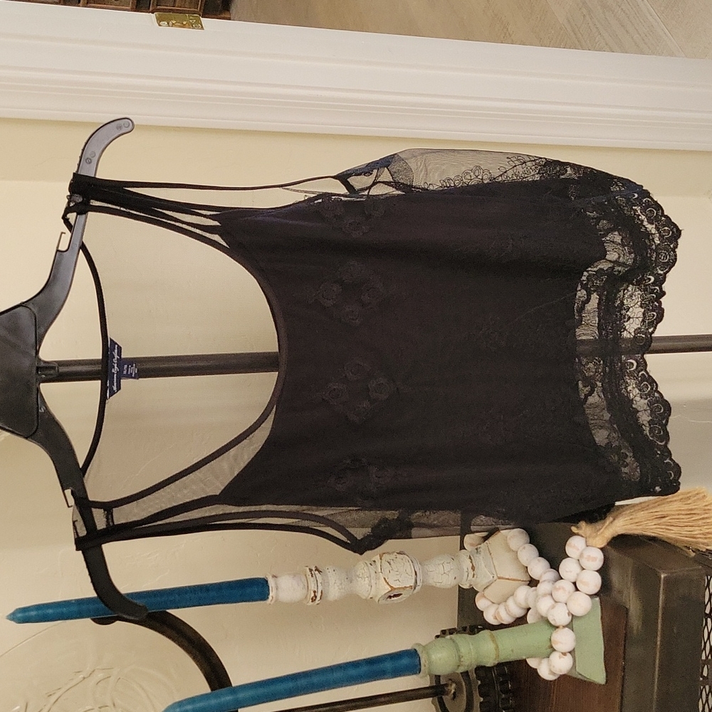 Elegant Black Lace Women’s Top